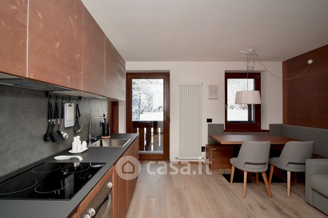 Appartamento in residenziale in Via Hermann Panzer 15