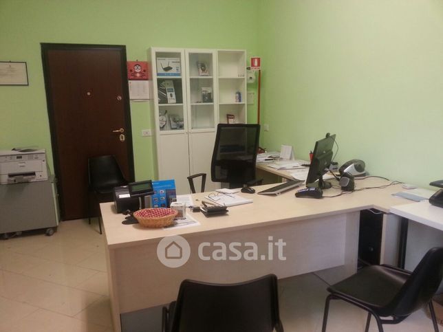 Ufficio in commerciale in Via Folla di Sotto 1c