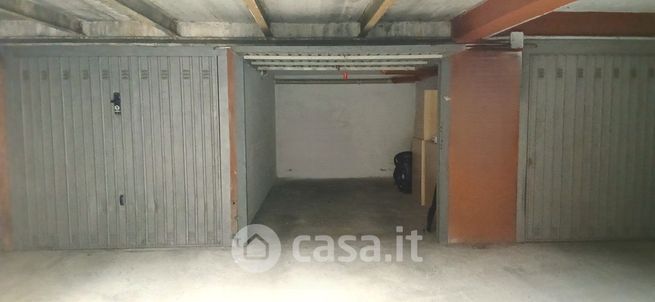 Box/posto auto in residenziale in Via Emilia Est