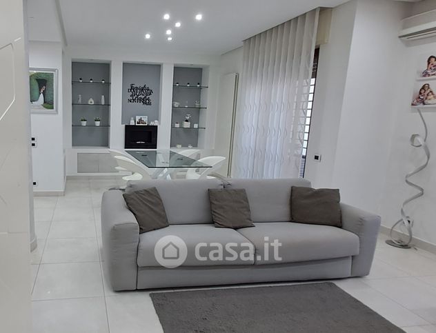 Appartamento in residenziale in Via Giovanni Pascoli 15