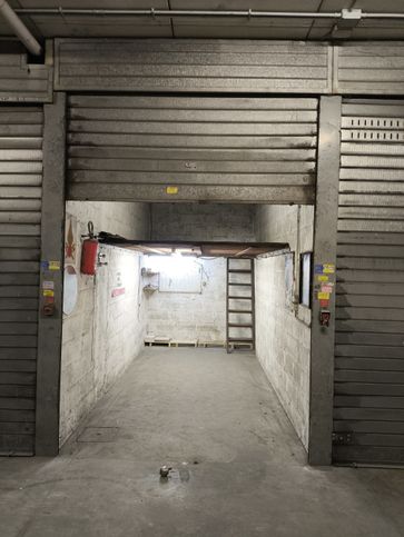 Box/posto auto in residenziale in Via della Tenuta di Torrenova 36