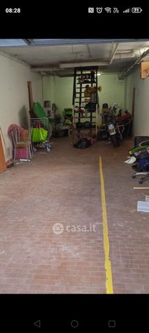 Box/posto auto in residenziale in Via Roma 26