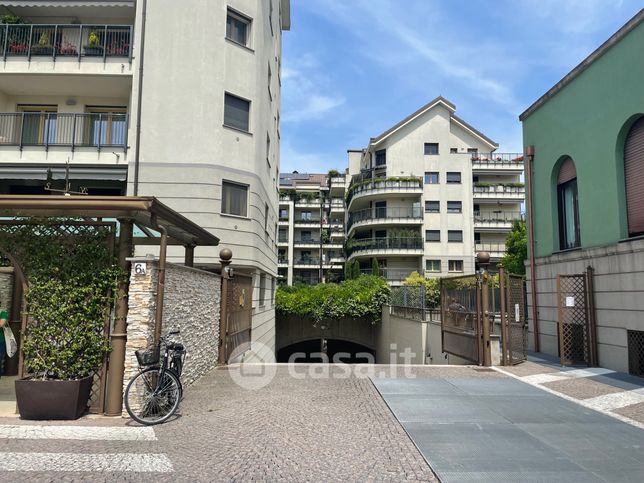 Box/posto auto in residenziale in Via Magenta 6A
