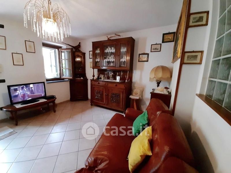 Casa Indipendente in Vendita in Via del Tommasone Asciano 27 a San