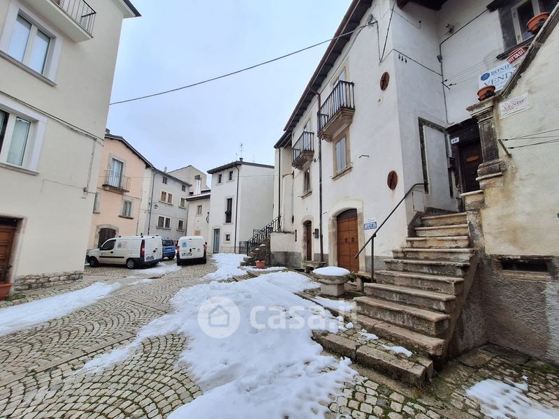 Casa Indipendente In Vendita In Via Sant Angelo In Piazza A