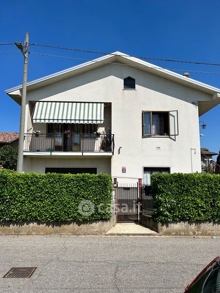 Case Indipendenti Con Balcone In Vendita A Venegono Superiore - Casa.it