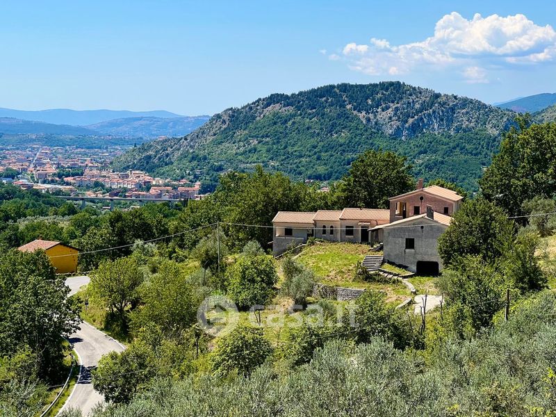 Ville in vendita a Pescosolido Casa.it