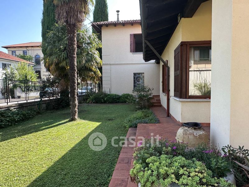 Case Con Giardino Privato In Vendita A Udine In Zona Borgo Aquilea