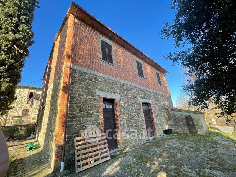 Rustici, Casali Con Giardino Privato In Vendita A Monte San Savino In ...