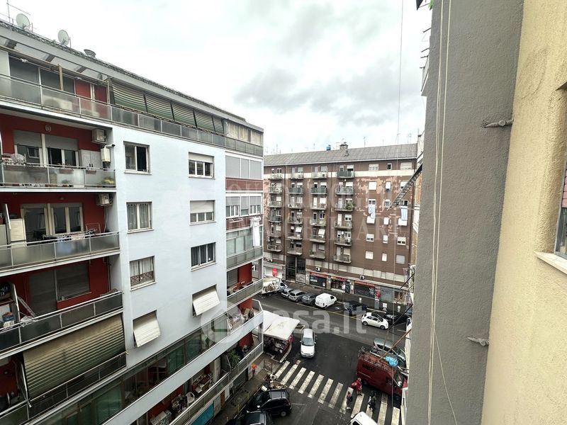 Case Con Balcone In Vendita A Roma Vicino Alla Fermata Metro Lucio Sestio Casait 2275