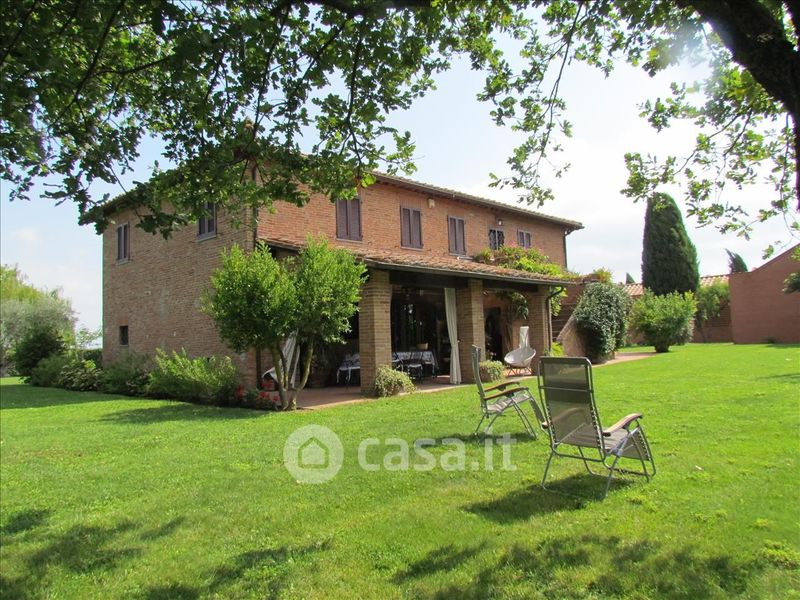 Rustici, Casali Con Giardino Privato In Vendita In Umbria - Casa.it