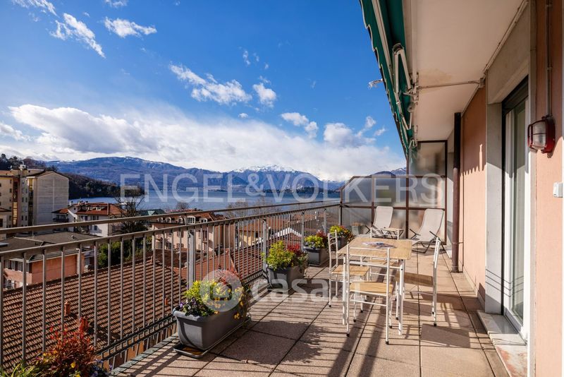 Attico, mansarda in Affitto in Via Labiena 93 a Laveno-Mombello - 84mq ...