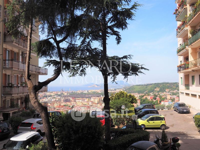 Italiano: Napoli, quartiere di Fuorigrotta, veduta dalla collina