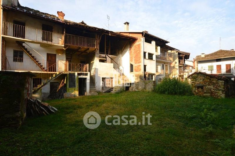 Casa Indipendente In Vendita In Via Dei Portici A Rueglio Mq Casa It