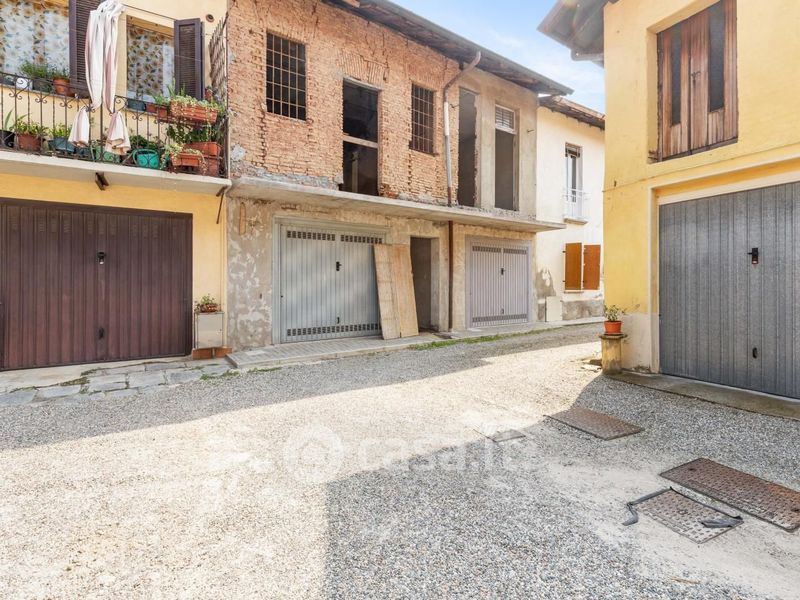 Rystigo Rustico, casale in Vendita in Via San Giulio 182 a Cassano Magnago ...