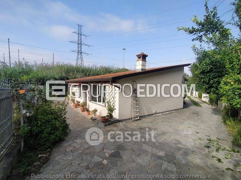 Case in vendita a Massa in zona Turano - Casa.it