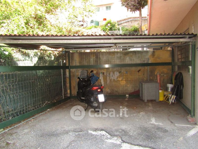 Garage, posti auto in vendita a Genova in zona Oregina 