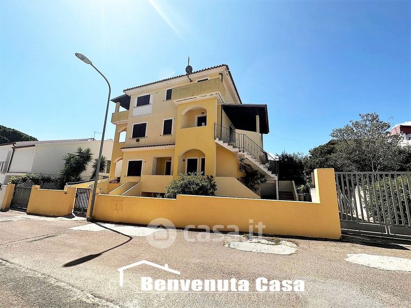 Casa Indipendente in Vendita in Via Nizza 3 a Siniscola 420mq Casa.it