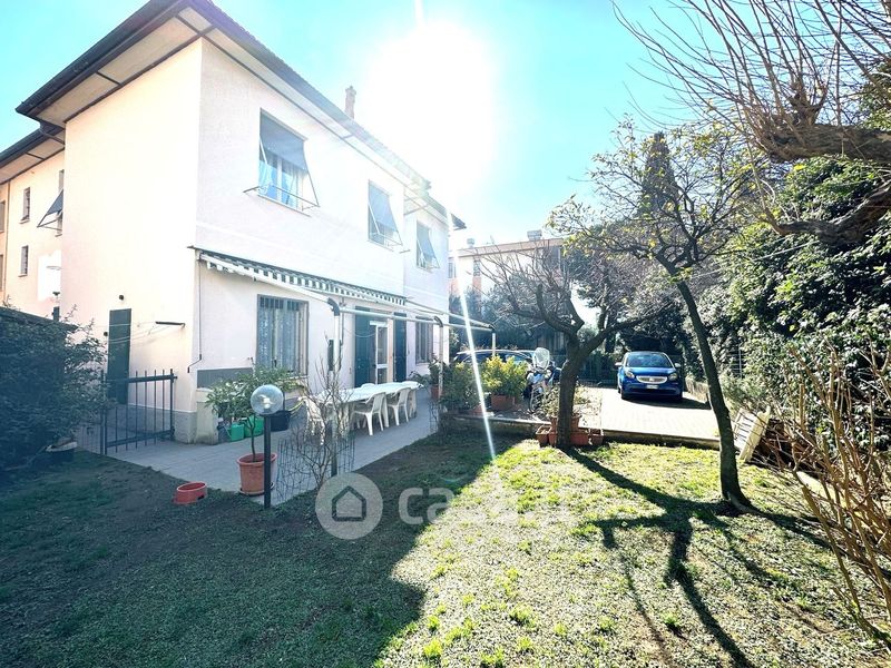 Villa in Vendita in Via Fabrizi a Genova 247mq Casa.it