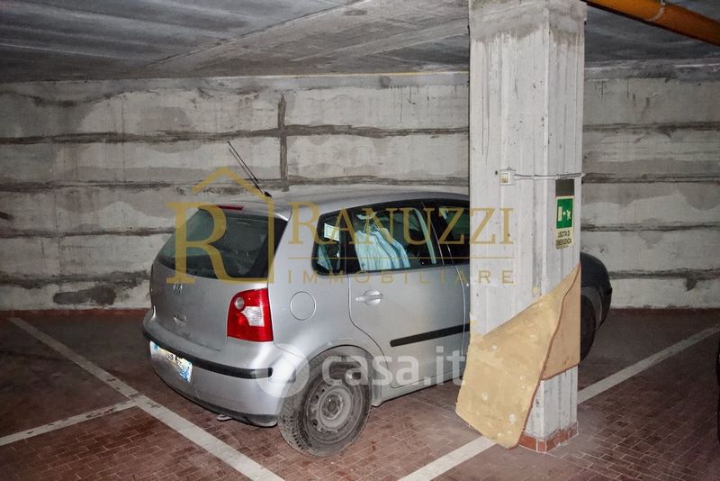 Box e posti auto a Bologna, salgono i prezzi: fino a 80mila euro per un  garage