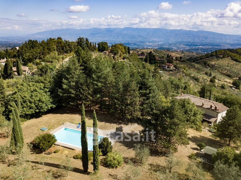 Rustico Casale in Vendita in Localit Moncioni a Montevarchi