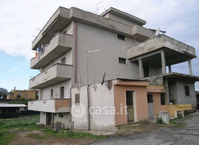 Edifici Stabili E Palazzi Con Giardino In Vendita A Ardea In Zona Banditella Casa It