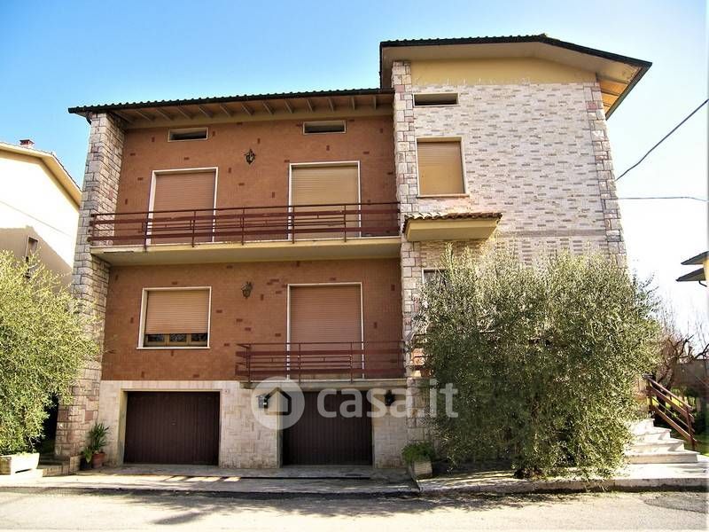 Casa Bi/Trifamiliare in vendita Montepulciano