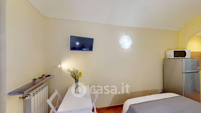 Monolocale in San Salvario, foto 2 di 9