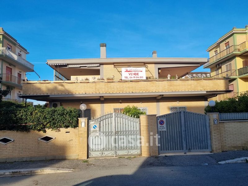 Attico Mansarda in Vendita in rumenia a Pomezia 100mq Casa.it