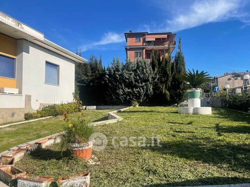 Case Indipendenti con giardino privato in vendita nel quartiere La