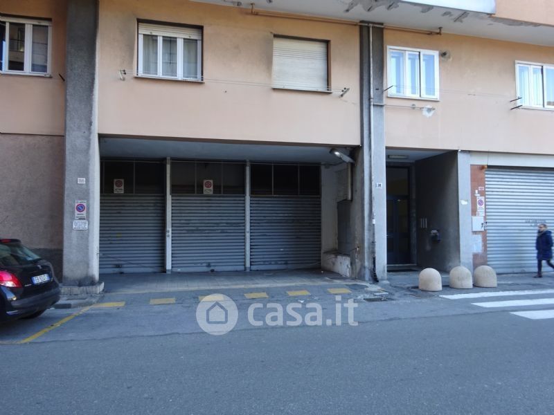 Box con soppalco in zona Lagaccio - Garage e box In vendita a Genova