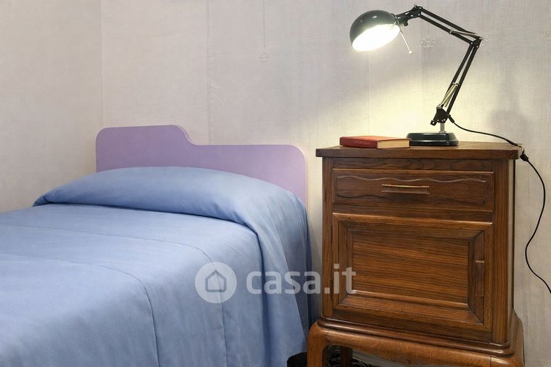Stanza singola in Pozzo Strada