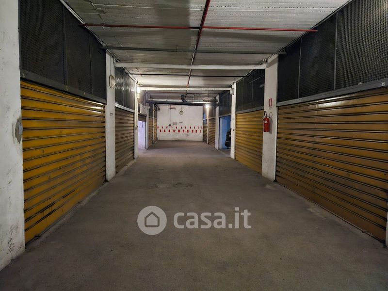 Garage Posto Auto In Affitto In Piazza Leonardi A Chiavari Mq Casa It