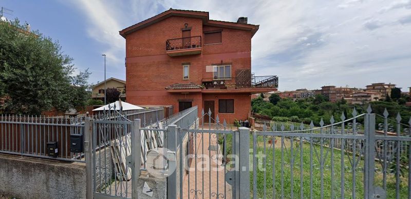 Piazza Italia Erbusco Trilocale In Vendita In Via Erbusco A Roma 103mq