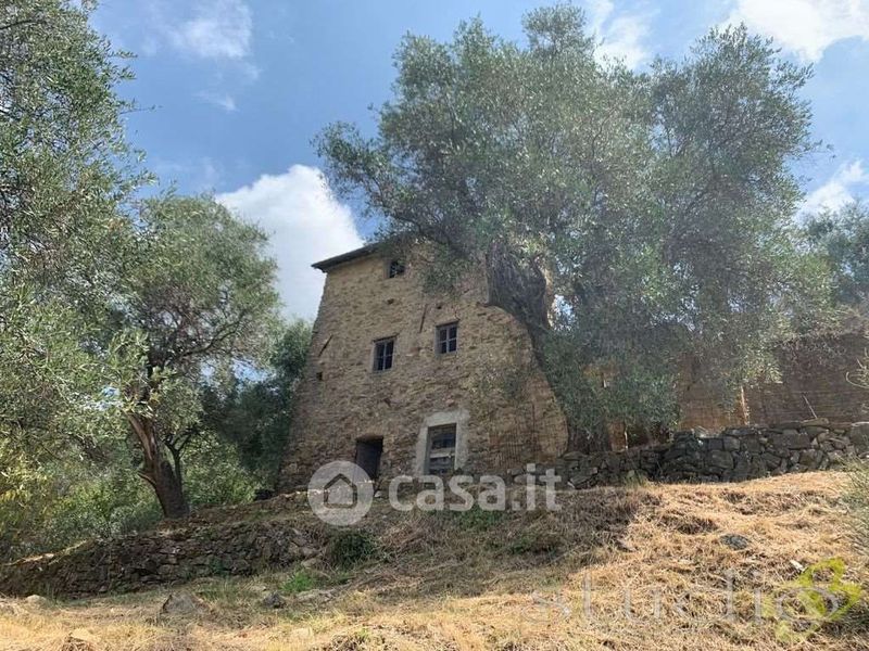 Rustici, Casali Con Giardino Privato In Vendita In Liguria - Casa.it