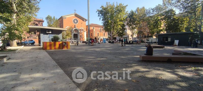 Locale commerciale in Vendita in Piazza Nostra Signora di Guadalupe a