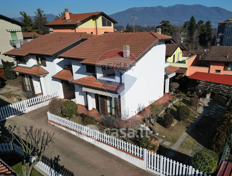 Case in vendita a Biandronno in zona Cassinetta Rizzone - Casa.it