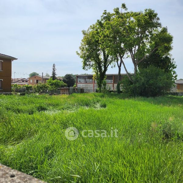 Terreno edificabile in Vendita in Vicolo De Gasperi a San Bassano 800mq Casa.it