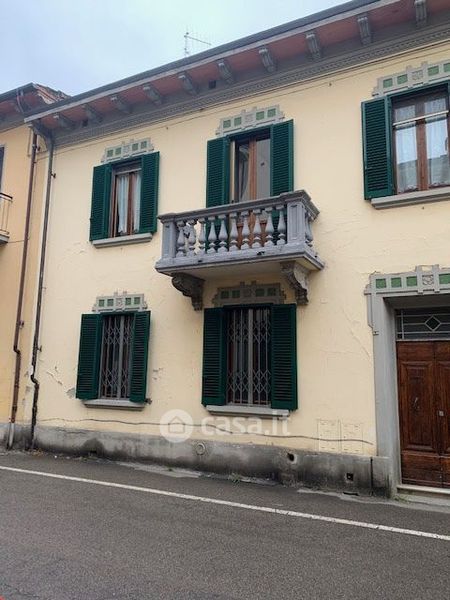 Case da ristrutturare in vendita a Arezzo in zona Saione Via