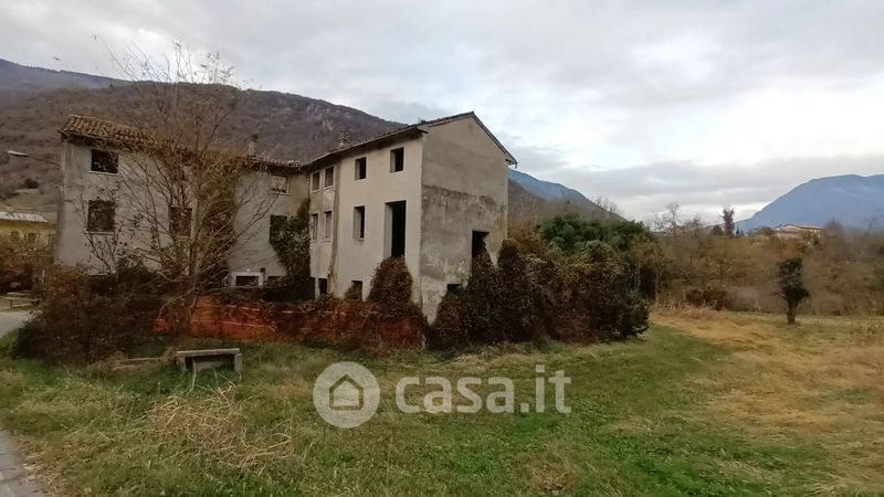 Casa Indipendente In Vendita In Zona Revine A Revine Lago Mq Casa It