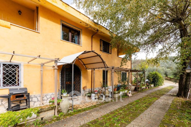 Villa In Vendita In Strada Di Macchiano A Campagnano Di Roma Mq