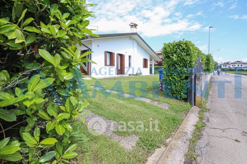 Casa Indipendente in Vendita in Via Donizetti 1 a Asolo 264mq