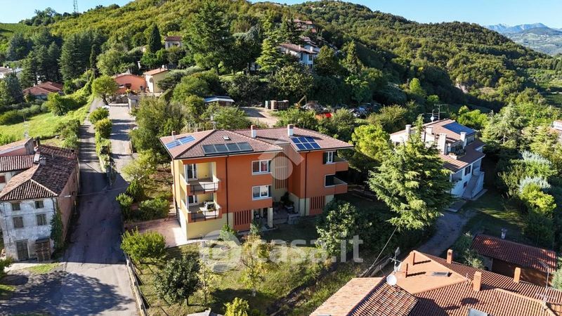 Villa In Vendita In Piazza Guglielmo Marconi A Mezzane Di Sotto