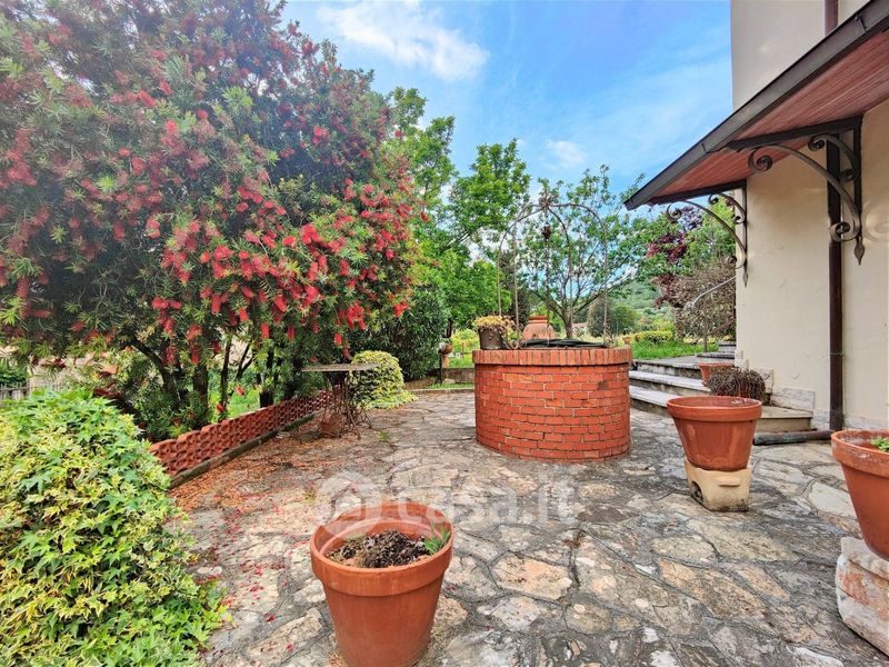 Case con giardino privato in vendita a San Giuliano Terme Casa.it