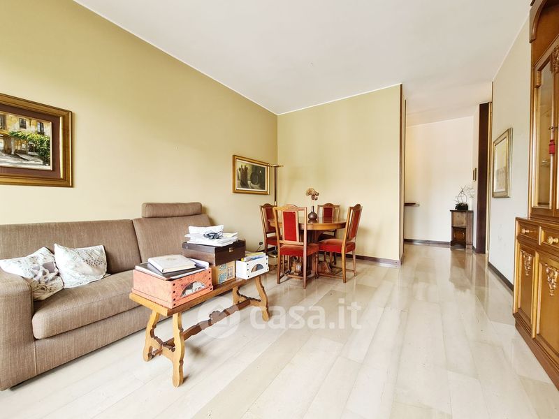 Trilocale in Vendita in Via Santa