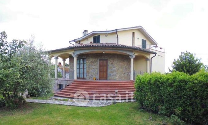 Casa Indipendente in Vendita in Localit le Poggiola a Arezzo