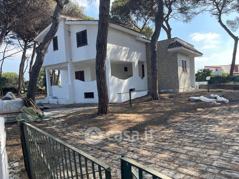 Ville in vendita a Mondragone in zona Pineta Riviera - Casa.it