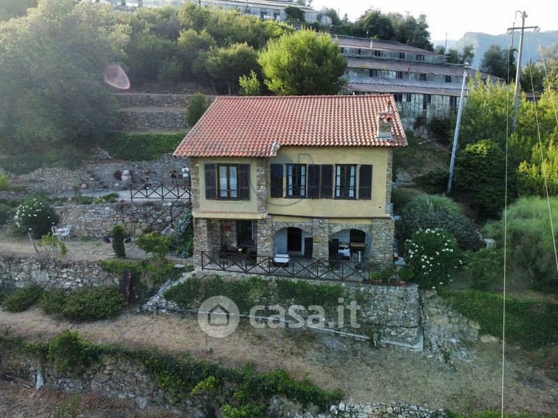 Ville in vendita a Dolceacqua 