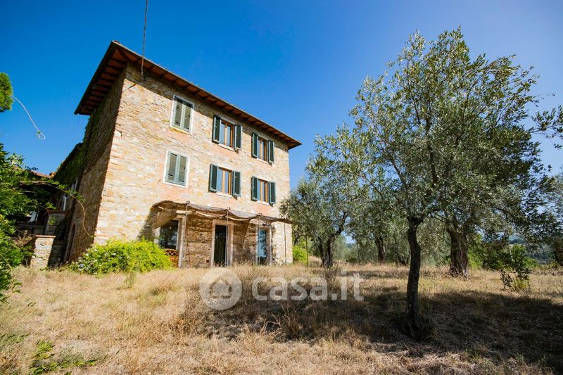 Rustici, Casali Con Giardino Privato In Vendita A Sesto Fiorentino In ...