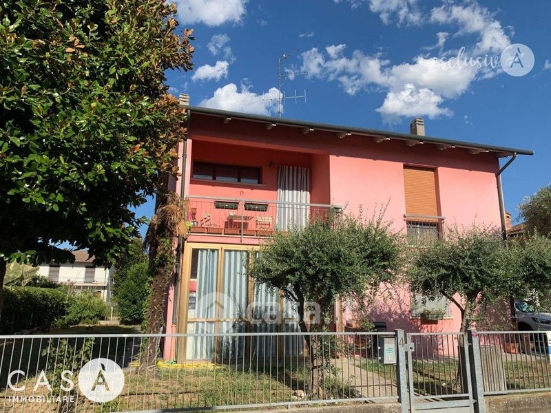 Case Indipendenti con giardino privato in vendita a Ravenna in zona San Zaccaria Casa.it